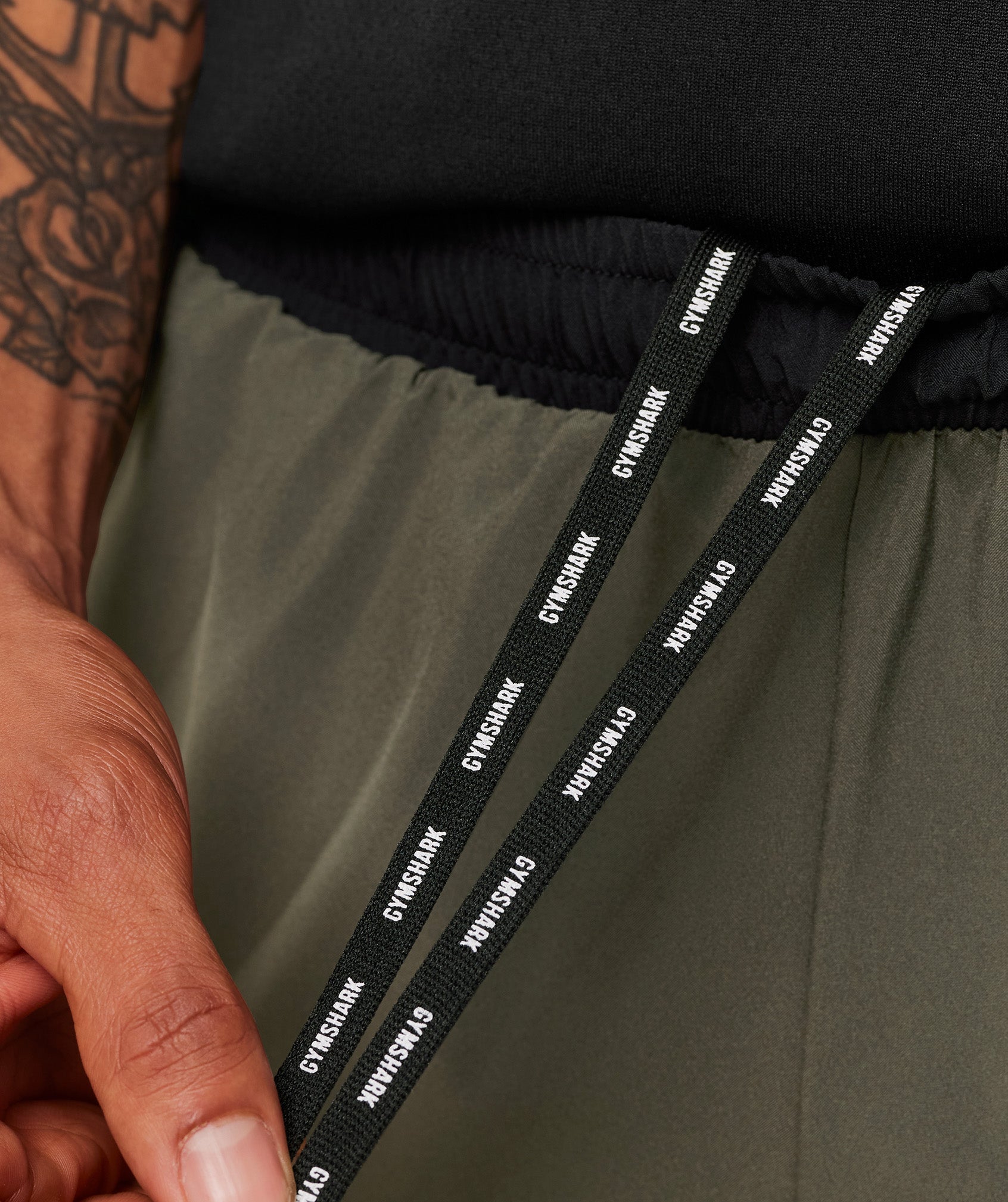 Gymshark Arrival Contrast Shorts - Strength Green/Black