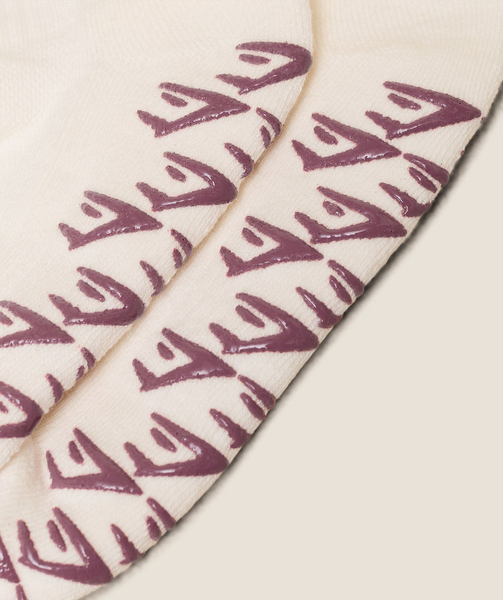 Gymshark Frill Pilates Midi Sock – Soft White/Calm Pink
